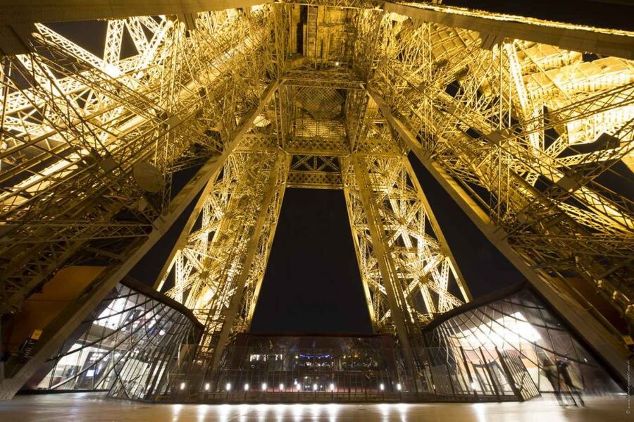 Paris: Elegant Dinner with Drinks in the Eiffel Tower - Is $152 per person good value?
