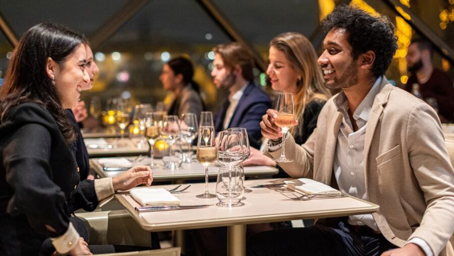 Paris: Elegant Dinner with Drinks in the Eiffel Tower - Getting to Madame Brasserie at 8:30 PM