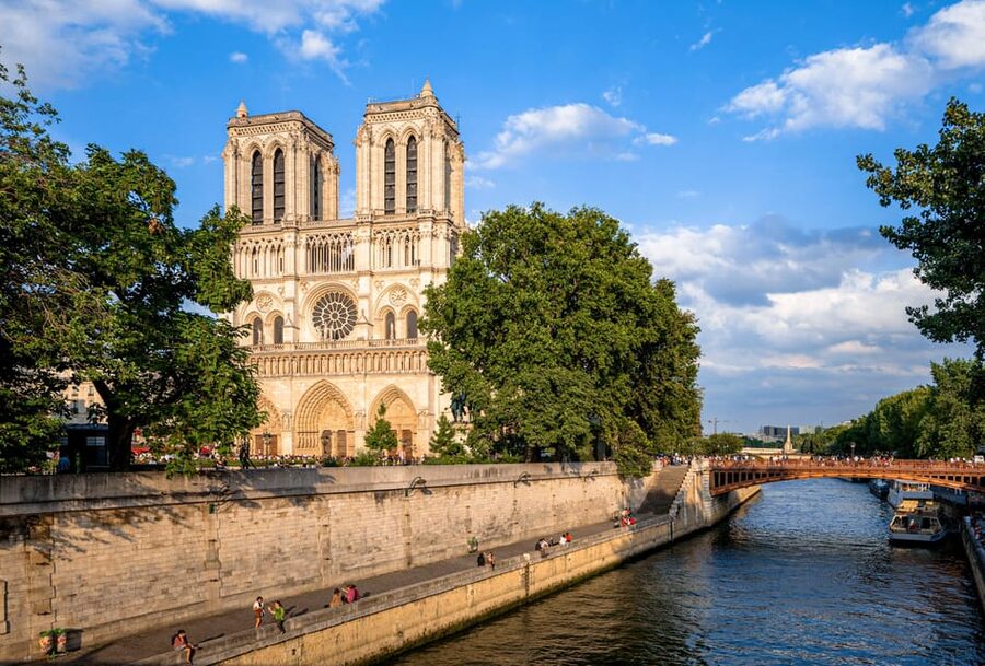 Paris: Eternal Notre-Dame VR Experience Ticket - Comfort, accessibility, and technical limits