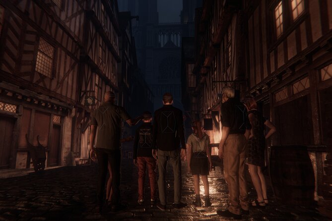 Paris Eternelle Notre-Dame Virtual Reality Tour - A small group makes the technology easier to manage