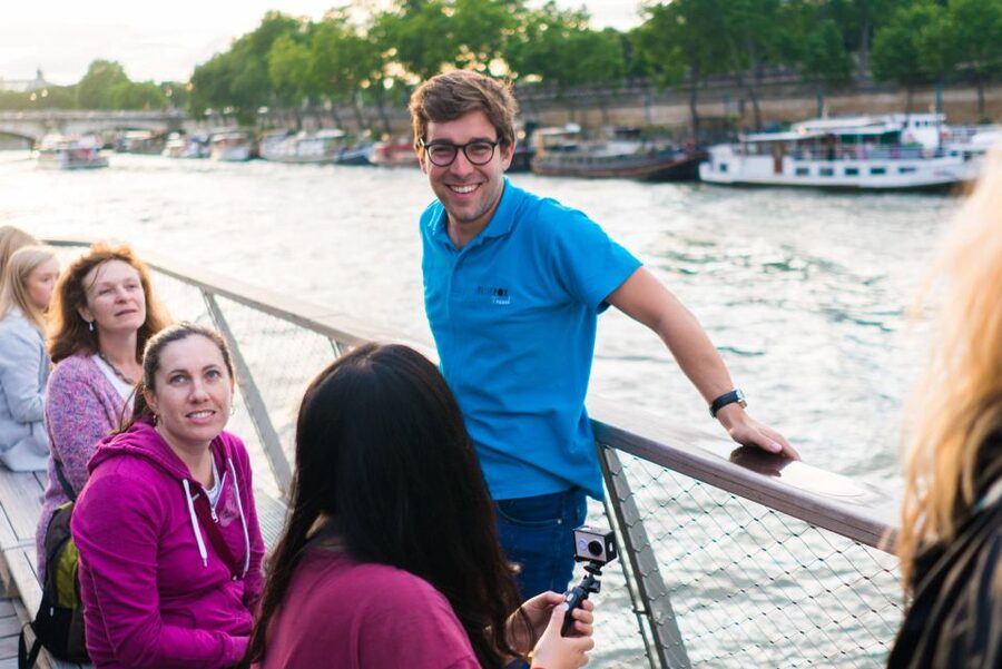 Paris: Evening Bike and Boat Tour - From Notre-Dame to the Seine