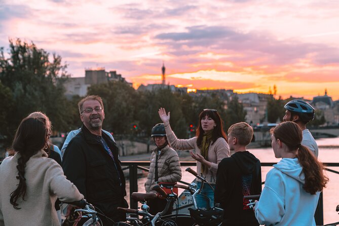 Paris Evening City of Lights Small Group Bike Tour & Boat Cruise - What the guides add to the evening