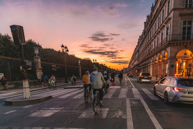 Paris Evening City of Lights Small Group Bike Tour & Boat Cruise - Is the cycling difficult?