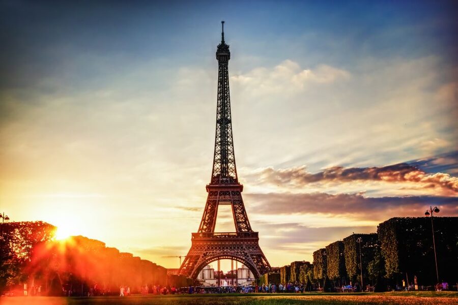 Paris: Evening Sightseeing Tour and Moulin Rouge Show - Is $200 a fair price?