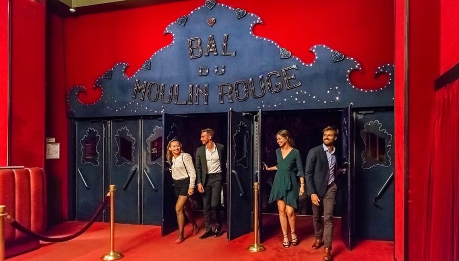Paris: Evening Sightseeing Tour and Moulin Rouge Show - Seeing Paris by night from an enclosed coach