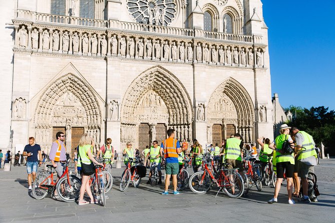 Paris Evening Snapshot Bike Tour - Key points at a glance