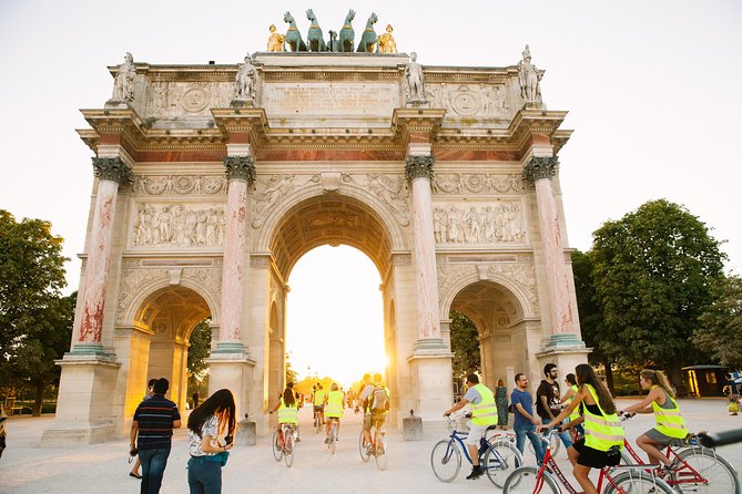 Paris Evening Snapshot Bike Tour - Académie Française and Pont des Arts