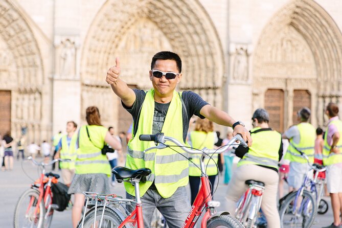 Paris Evening Snapshot Bike Tour - The Eiffel Tower finale