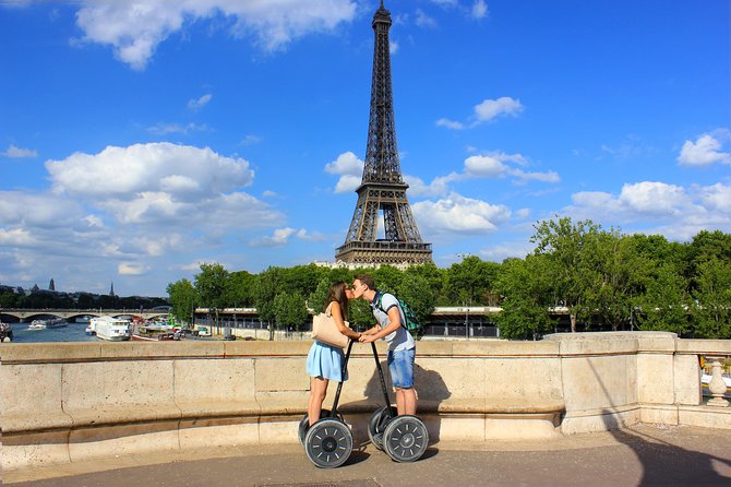 Paris: Experience Segway Top Highlights Small Group 2 Hours - Guide style and the value of a private group