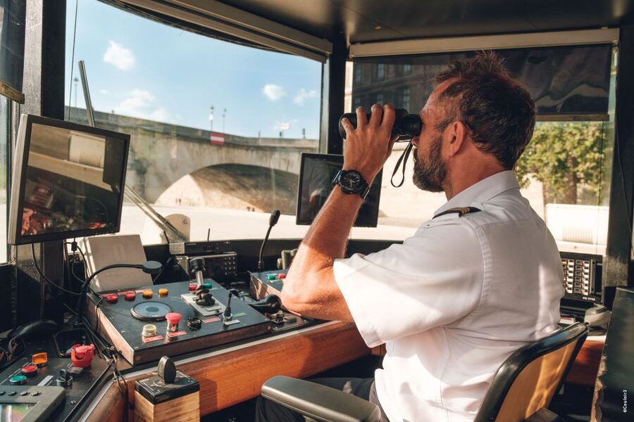 Paris: Family-Friendly River Seine Guided Cruise - Why the electric boat matters