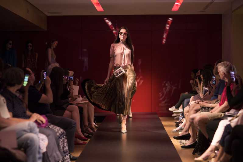 Paris: Fashion Show at Galeries Lafayette Haussmann - Why this short fashion show works in Paris