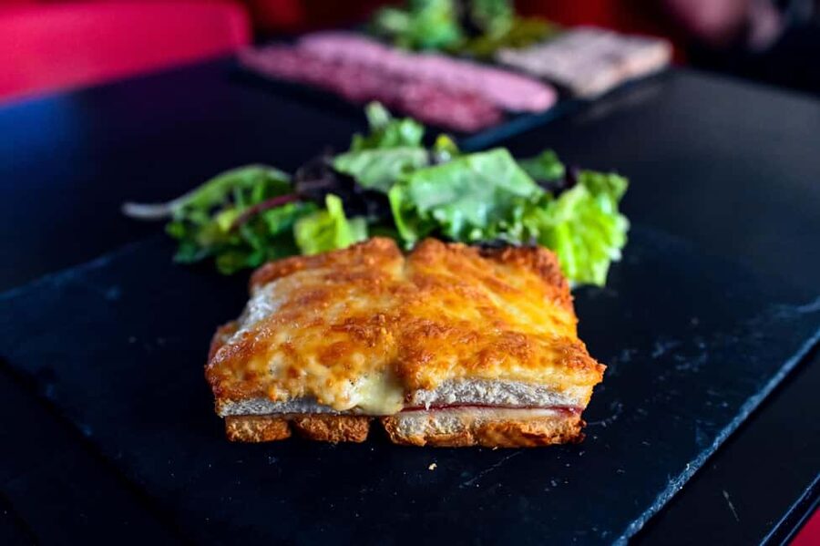 Paris: Food Tour in Le Marais with Tastings - Is $122 a fair price?