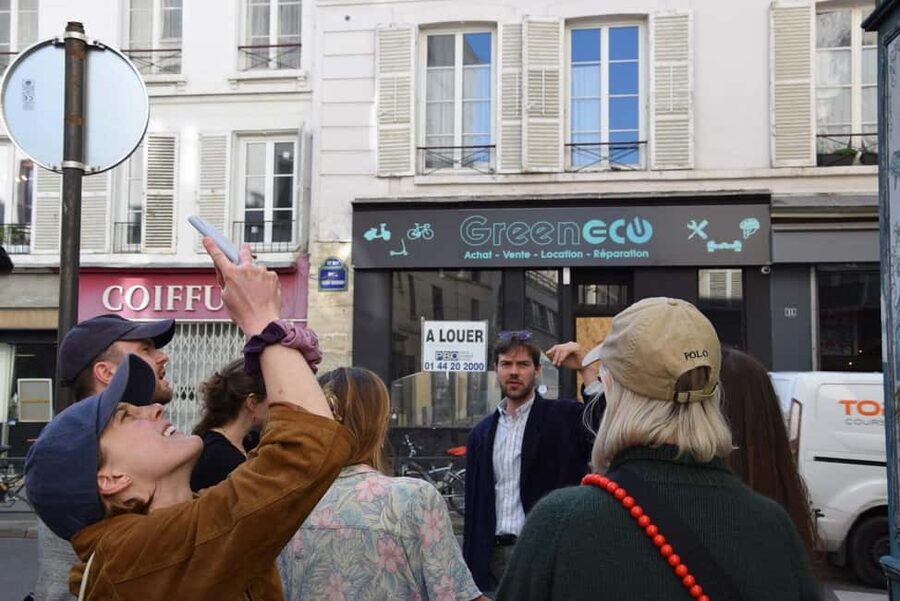 Paris: French Revolution Tour Relive the 14th July 1789 - Robin’s teaching style and the small group