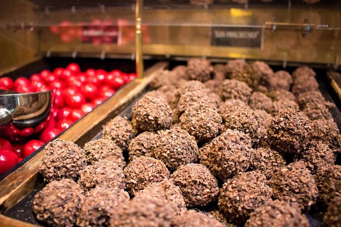 Paris French Sweets Tasting Tour with Pastries and Chocolates - What this Paris pastry tour is really like