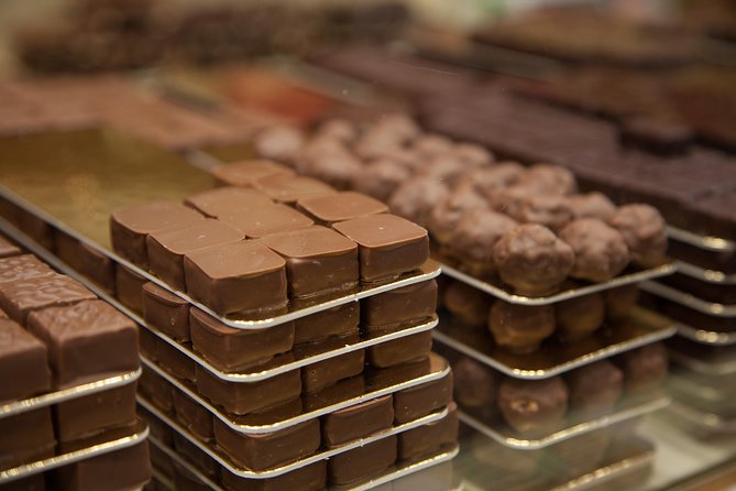 Paris French Sweets Tasting Tour with Pastries and Chocolates - The food: plenty to sample, but variety can change