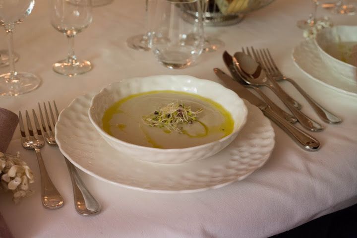 Paris: Full-Day Cooking Class, Market Tour and Lunch - Learning from a French chef in English