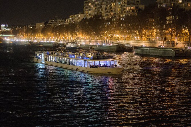 Paris Gourmet Dinner Seine River Cruise with Singer and DJ Set - Drinks, VIP seating, and what costs extra