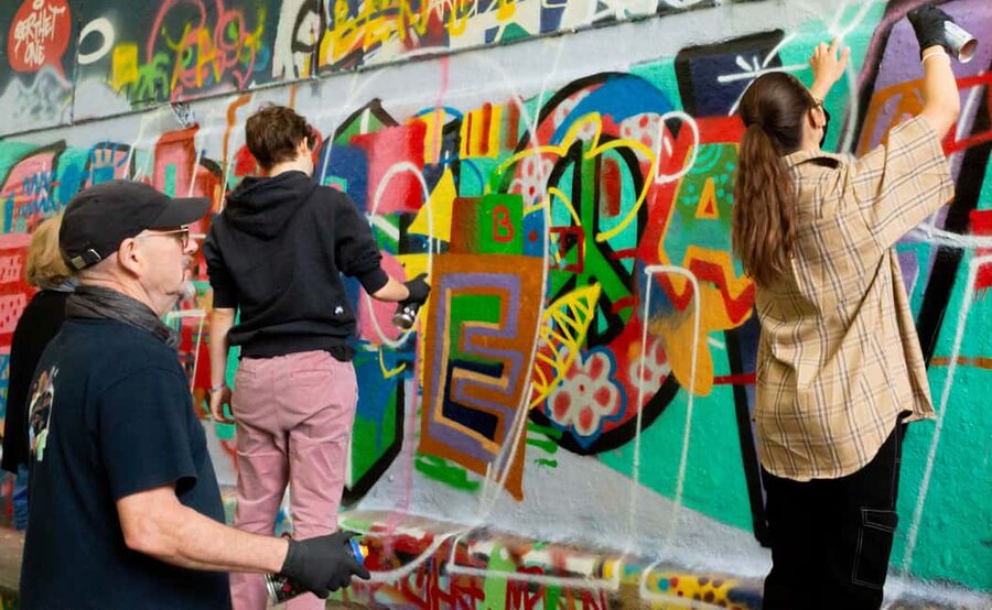 Paris: Graffiti and Street Art Workshop - How the two-hour workshop unfolds
