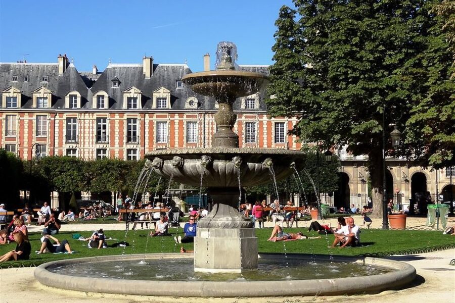 Paris: Guided tour of Marais in German - Musée Carnavalet and the Marais’s preserved past