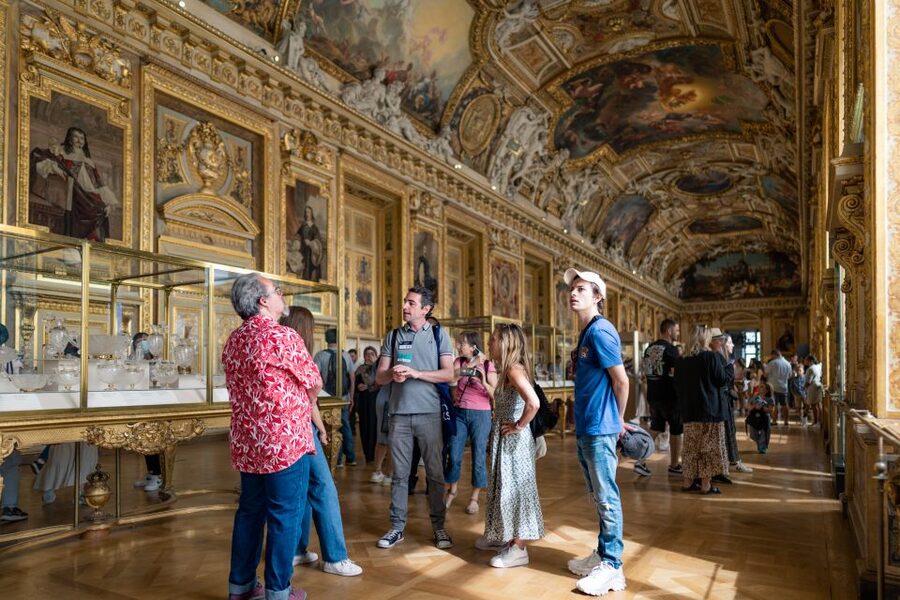 Paris: Guided Tour of the Must-Sees of the Louvre Museum - Why a guided route helps inside the Louvre