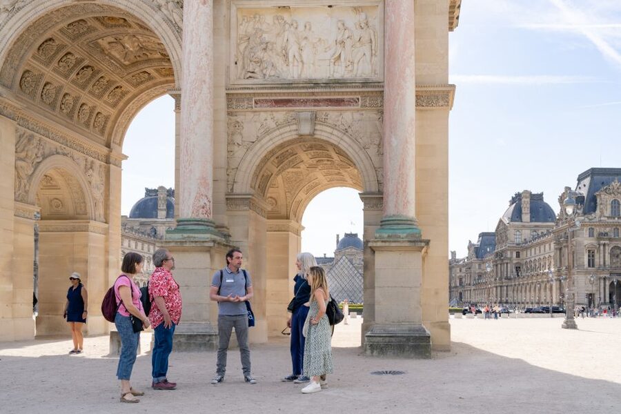 Paris: Guided Tour of the Must-Sees of the Louvre Museum - What the guides add to the experience