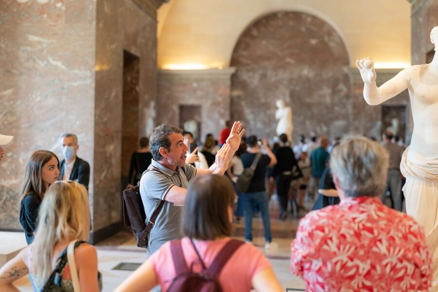 Paris: Guided Tour of the Must-Sees of the Louvre Museum - Who should book this Louvre tour?