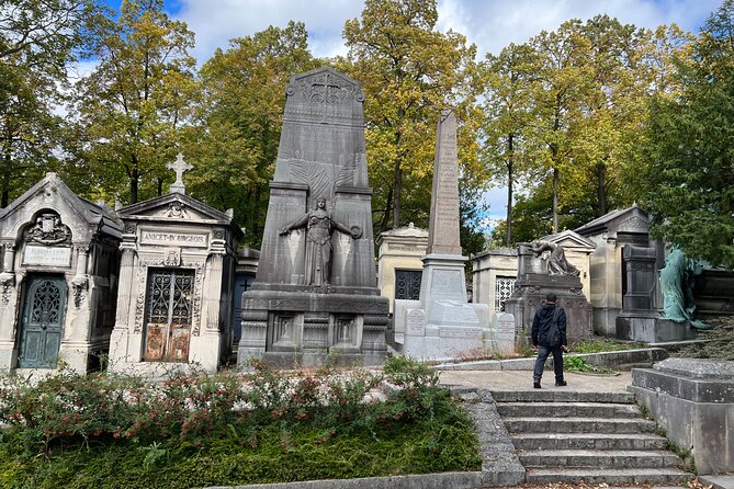 Paris: Haunted Père Lachaise Cemetery Guided Tour - The darker stories beneath the stone