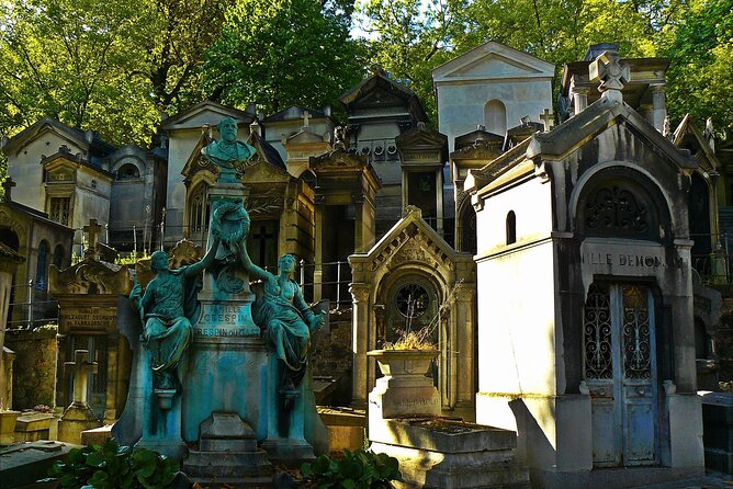 Paris: Haunted Père Lachaise Cemetery Guided Tour - Meeting at Boulevard Ménilmontant