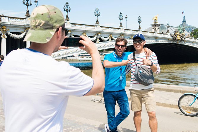 Paris Highlights Bike Tour: Eiffel Tower, Louvre and Notre-Dame - Invalides and Pont Alexandre III