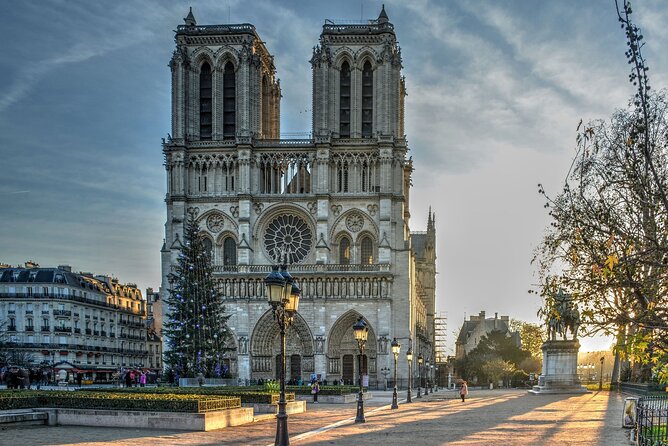 Paris - Historic City Center Walking Tour - From Île de la Cité, Paris begins at its center