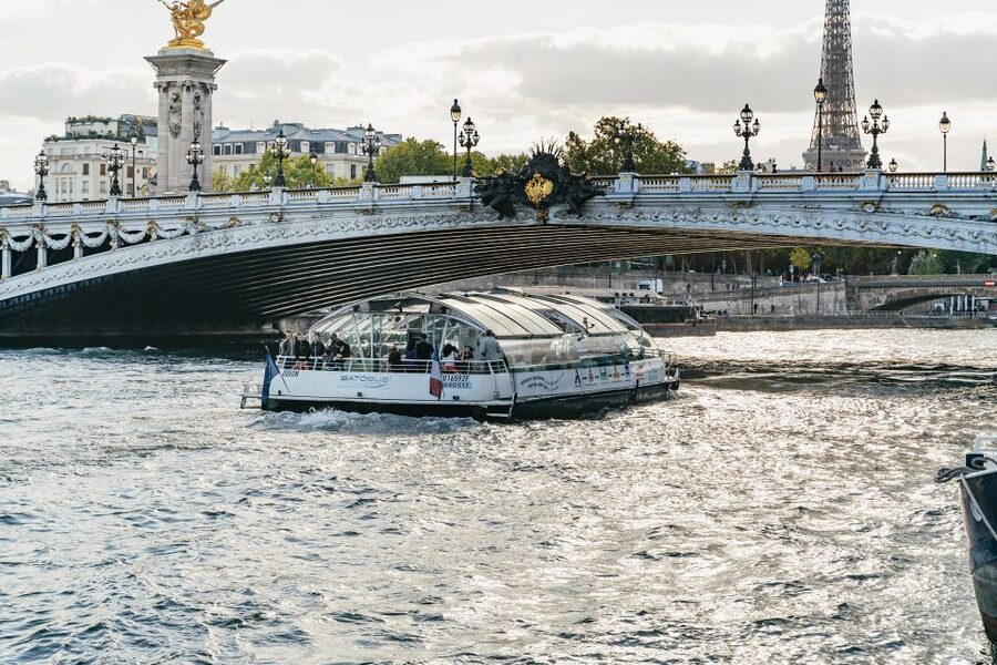 Paris: Hop-On Hop-Off Seine Cruise Pass with 9 Stops - Quick reasons to consider Batobus