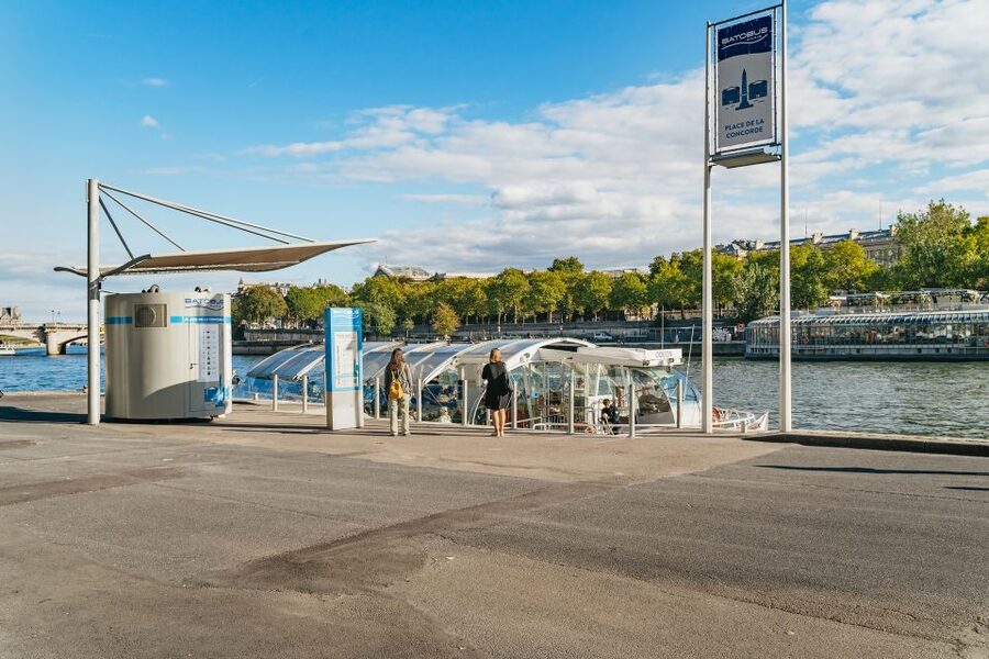 Paris: Hop-On Hop-Off Seine Cruise Pass with 9 Stops - The Louvre stop and Place de la Concorde