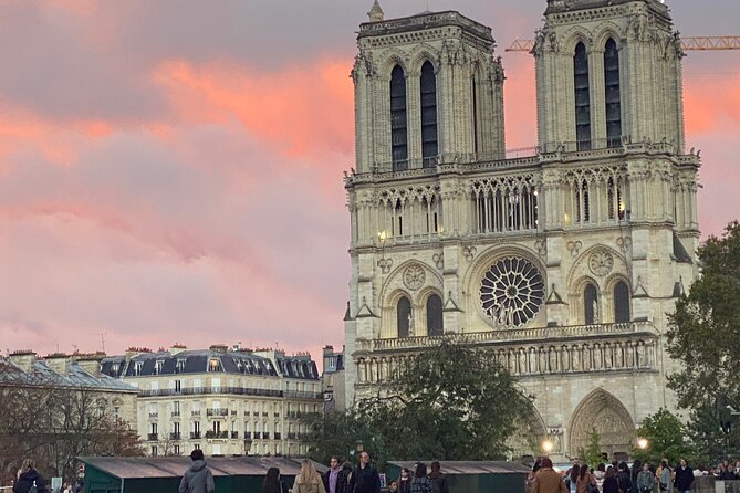 Paris: Île de la Cité and Notre-Dame Walking Tour With Crypt - Why Île de la Cité makes a good first Paris walk