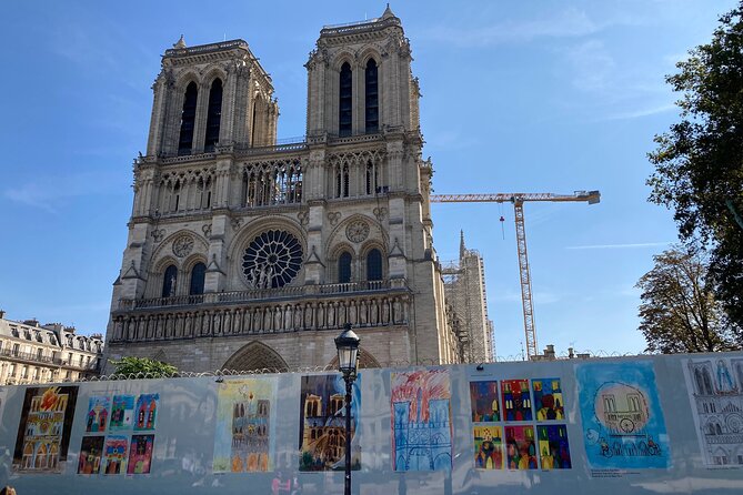 Paris: Île de la Cité and Notre-Dame Walking Tour With Crypt - Henri IV, Pont Neuf, and Square du Vert-Galant