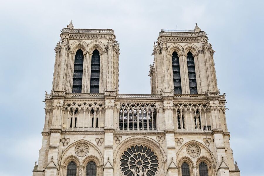 Paris: Ile de la Cité Walking Tour with Sainte-Chapelle - What the guides add to the visit