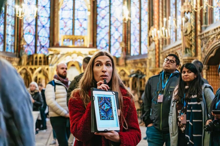 Paris: Ile de la Cité Walking Tour with Sainte-Chapelle - Walking, weather, and access