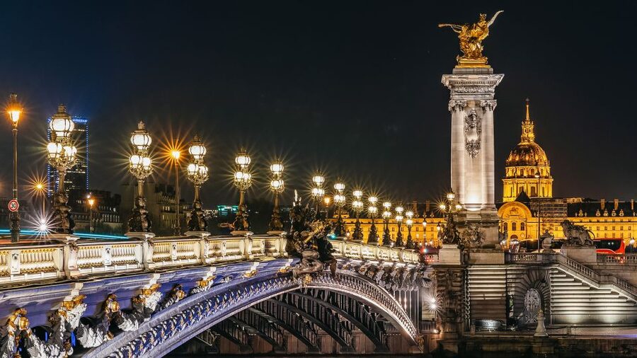 Paris: Illuminated Evening River Cruise & Waffle Tasting - Beginning at Port de la Bourdonnais