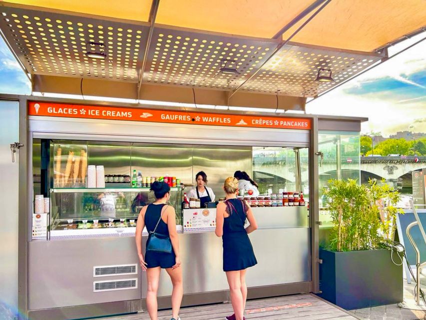 Paris: Illuminated Evening River Cruise & Waffle Tasting - Choosing the right departure time