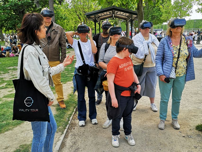 Paris : Immersive Eiffel Tower tour with virtual reality - Who Will Enjoy This Experience Most