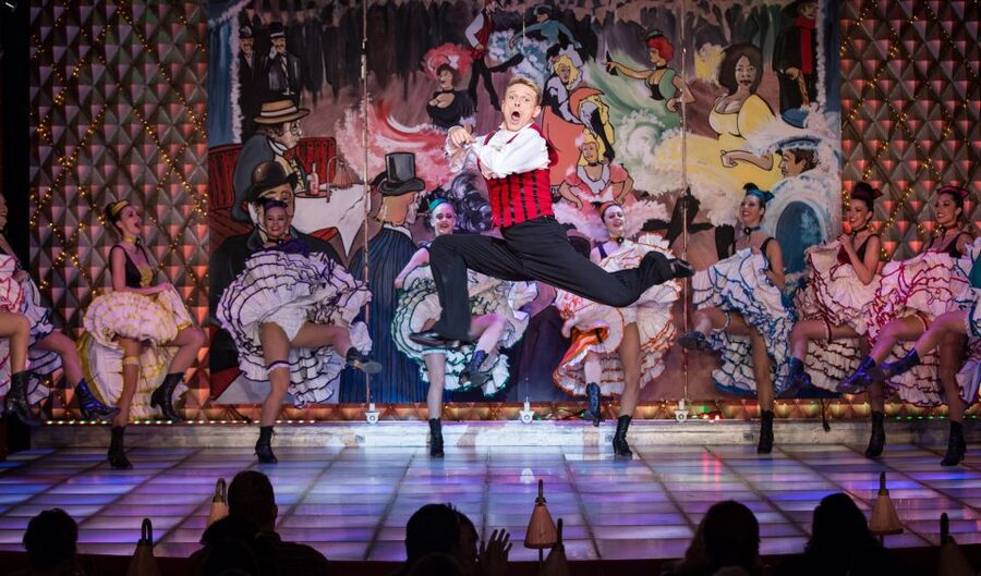 Paris: La Nouvelle Eve Cabaret Show with Champagne - Should you book this Paris cabaret?