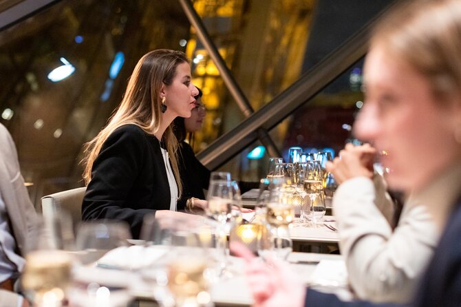 Paris Late Dinner at Eiffel Tower's Madame Brasserie Restaurant - How the evening unfolds at the table