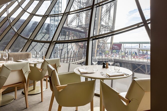 Paris Late Lunch at Eiffel Tower's Madame Brasserie Restaurant - Choosing between the Seine view and the central dining room