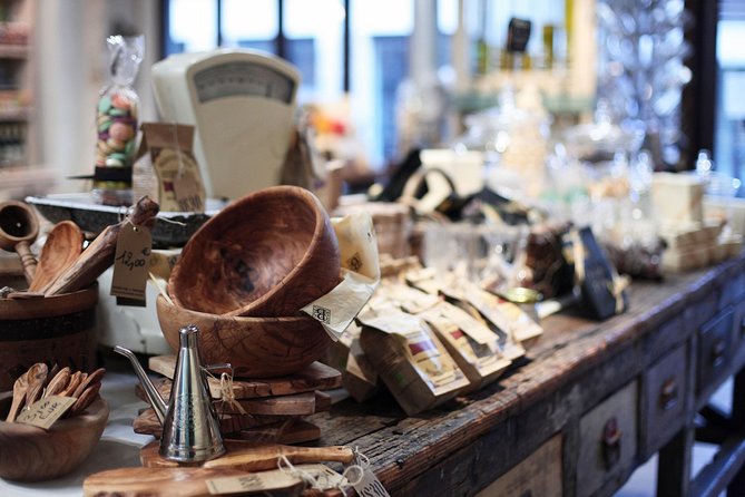 Paris Le Marais District Original Food and Wine Tasting Tour - How much wine and food should you expect?