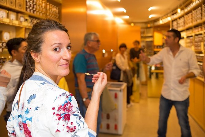 Paris Le Marais District Original Food and Wine Tasting Tour - Marché des Enfants Rouges and Rue des Rosiers