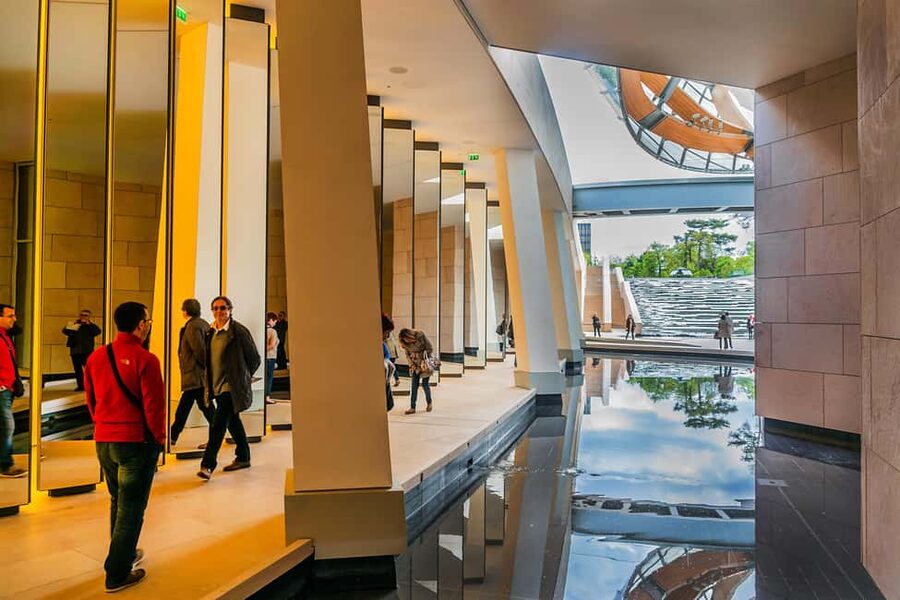 Paris: Louis Vuitton Foundation Exterior Tour with Entry - Meeting at Le Séquoia Café near Metro Les Sablons
