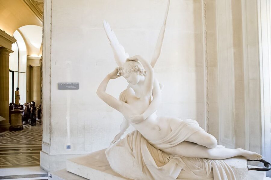 Paris Louvre: 2-Hour Private Tour for Groups or Families - How guides keep children interested