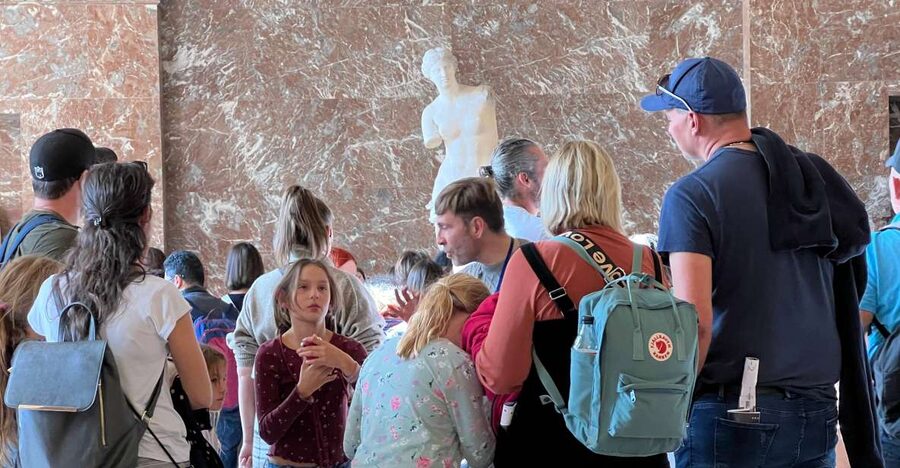 Paris Louvre: 2-Hour Private Tour for Groups or Families - Starting with the Mona Lisa