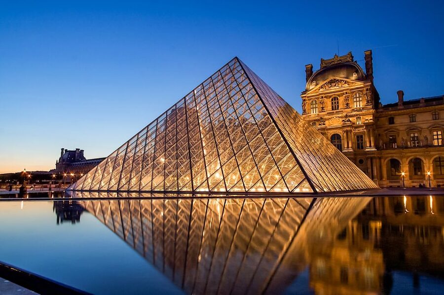 Paris: Louvre Guided Tour with Reserved Access & Boat Cruise - The Seine cruise from Alma Bridge