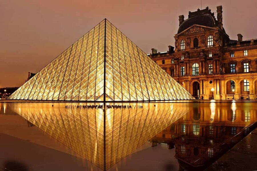 Paris: Louvre Guided Tour with Skip-the-Line Entry Tickets - How the guide shapes the two-hour visit