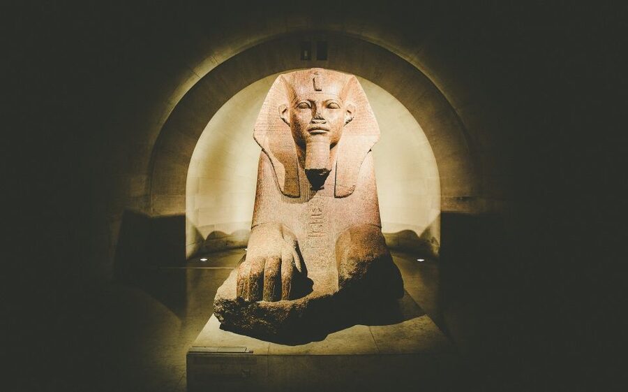 Paris: Louvre Masterpieces Private Tour with Reserved Entry - What the price includes, and what it does not